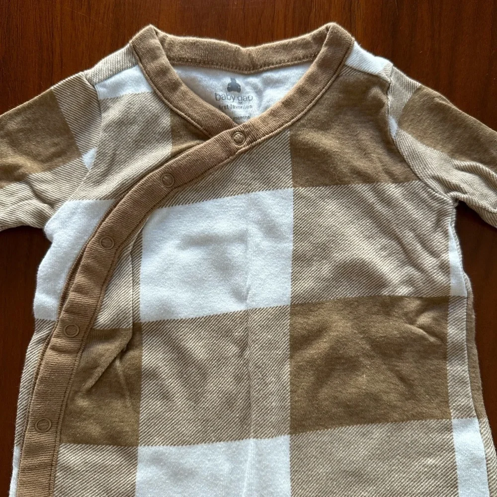 Baby GAP Buffalo check Brown/tab and White Kids Footie one piece size 0-3 months